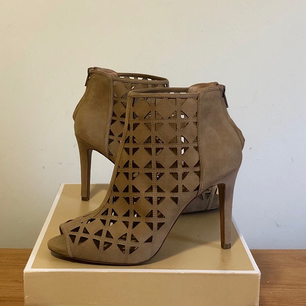 Michael Kors Open Toe “Ivy” Bootie, Tan size 9